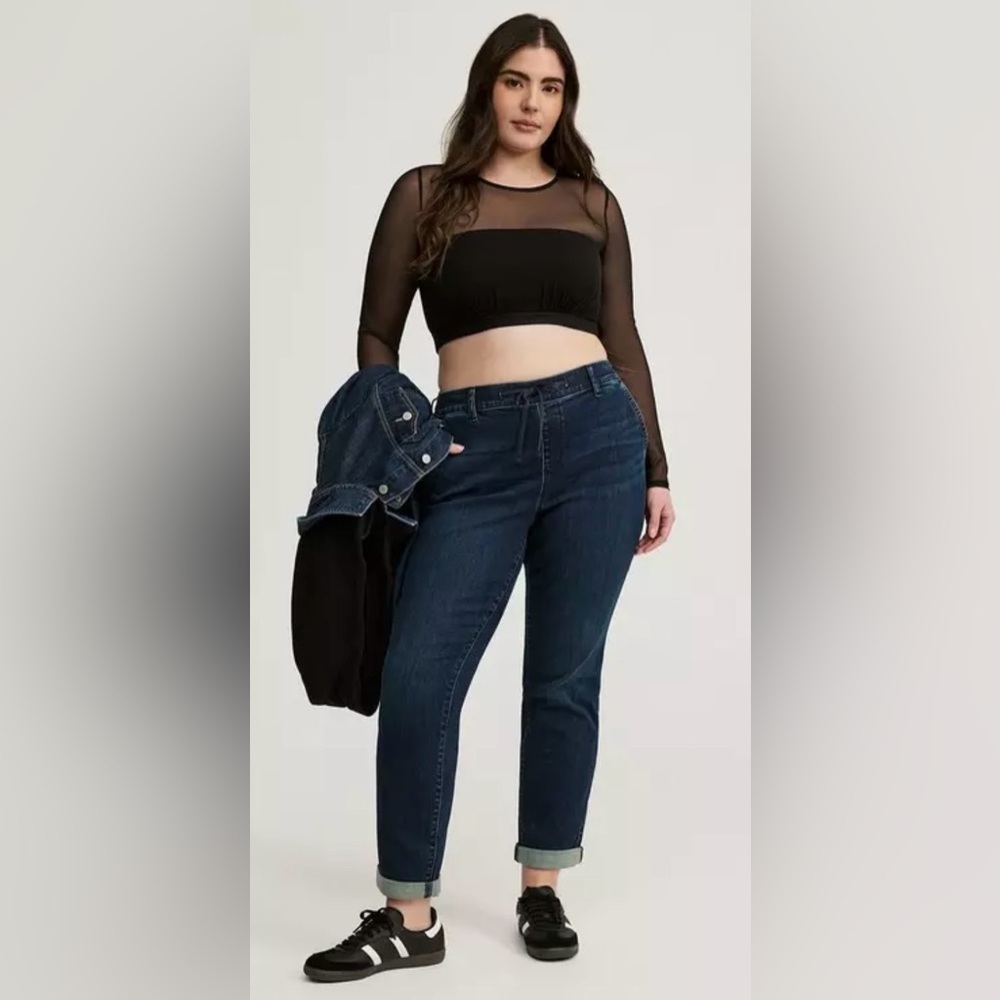 Torrid NWT Weekend Boyfriend Mid-Rise Jean